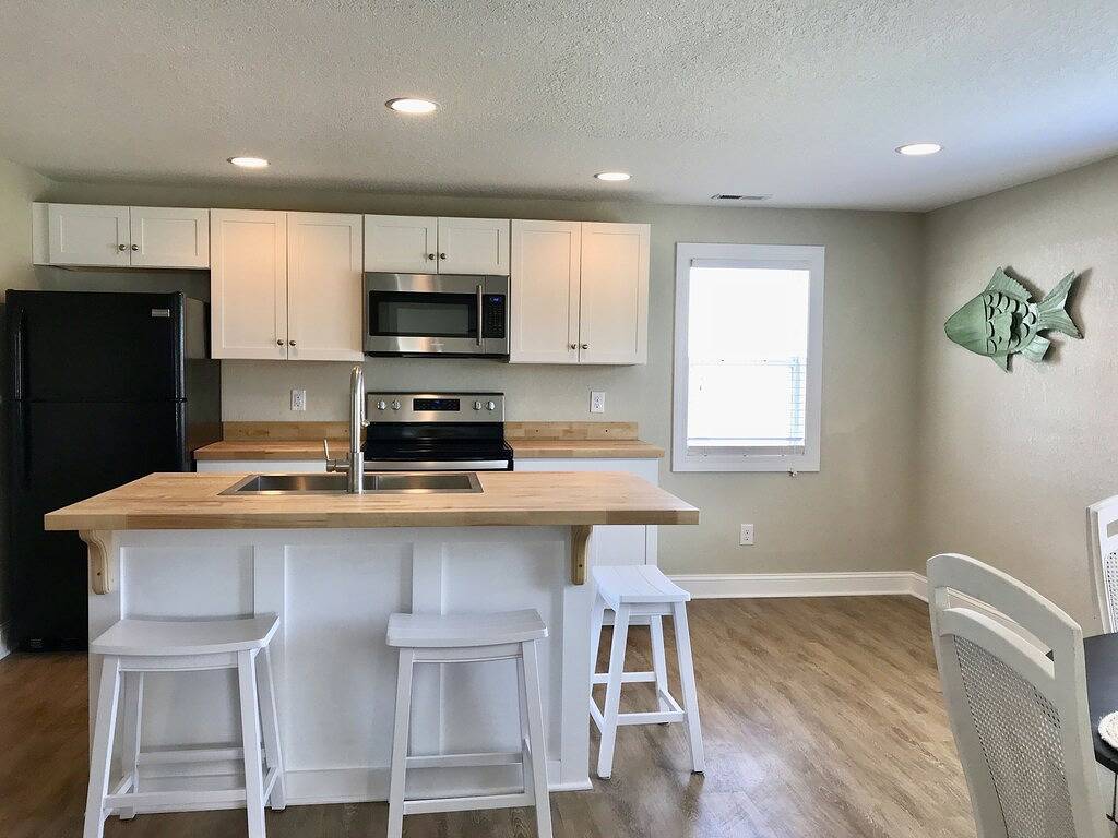 Das Nags Head Cottage-Renovierte Frühjahr 2018! Zu Fuß zum Strand! in Whalebone, Nags Head