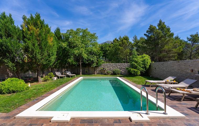 Private Villa My Way with Heated Pool Near Omiš  in Naklice, Omiš-Riviera