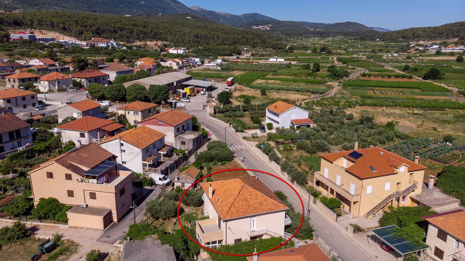 Apartamento entero, Apartamento para dos personas con una terraza Jelsa (Hvar) A-4028-a in Jelsa, Hvar (isla)