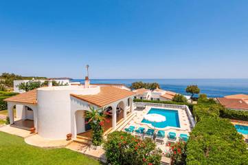Villa in Sant Lluís, Coast of Menorca für 6 