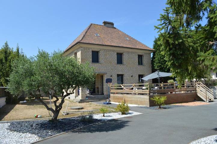 Location de vacances pour 10 personnes, avec Terrasse et Jardin à Saint-Aubin-d'Arquenay