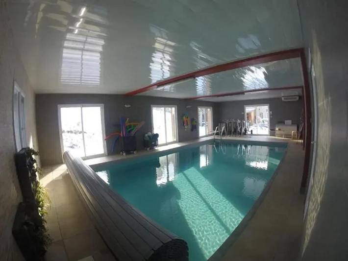 Gîte pour 16 personnes, avec piscine et jardin à Saint-Sauveur-en-Rue - 2