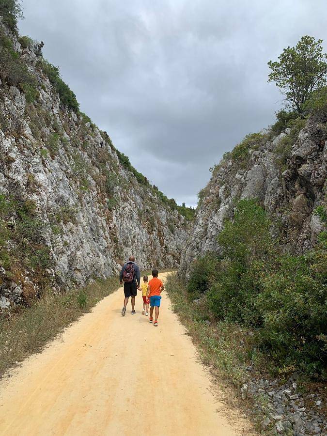 Location de vacances pour 6 personnes, avec vue et jardin ainsi que bassin pour enfant et piscine à Batalha - 4