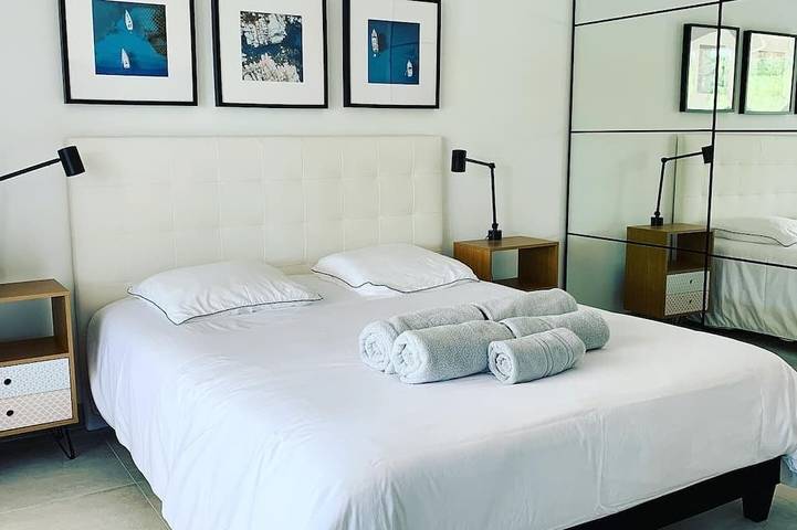 Villa pour 8 personnes, avec jacuzzi ainsi que jardin et terrasse à Bonifacio - 2