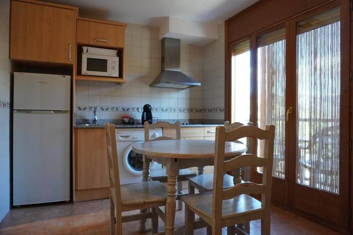 Gîte pour 5 personnes, avec Balcon ainsi que Terrasse et Jardin à Arén - 4