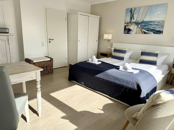 Ganze Wohnung, Helles App. für 2 Pers. - Balkon, Stellplatz, Wlan. Haustiere erlaubt. in Nordfriesische Inseln (Schleswig-Holstein) (Schleswig-Holstein), Wenningstedt