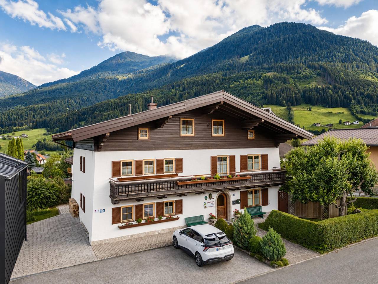 Ganze Wohnung, Ferienwohnung mit Terrasse unweit des Liftes in Neukirchen am Großvenediger, Pinzgau