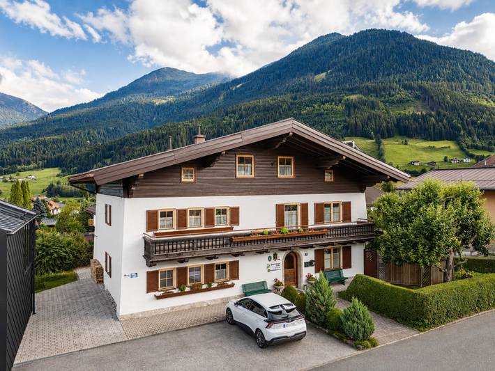 Ferienwohnung für 4 Personen, mit Terrasse in Neukirchen am Großvenediger