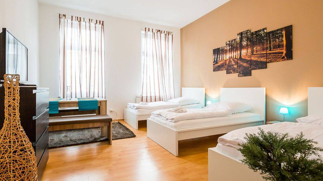 Ganze Ferienwohnung, Ferienwohnung für 6 Personen (70 m²) in Düsseldorf in Oberbilk, Düsseldorf