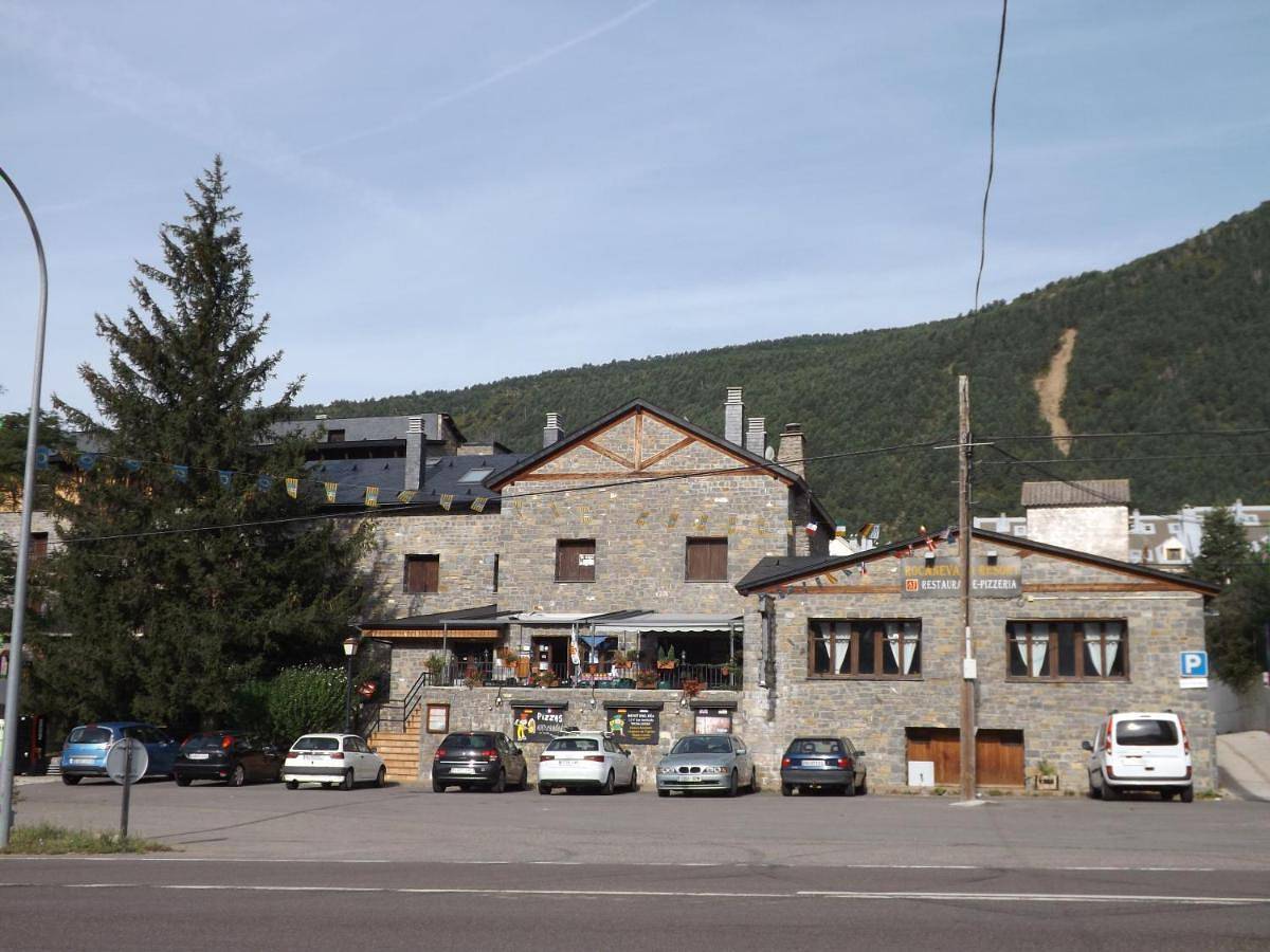 Roca Nevada Suites in Villanúa, Pirineo Aragonés
