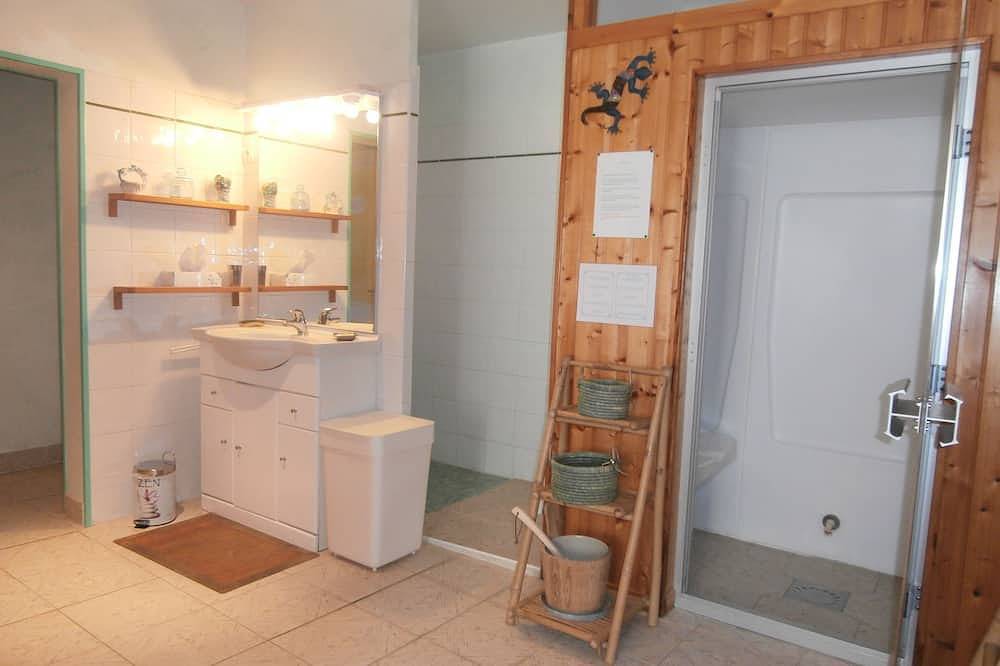 Au lézard doré , Gite de Balnéothérapie avec spa, sauna et hammam en Dordogne in Lamonzie-Montastruc, Périgord Pourpre