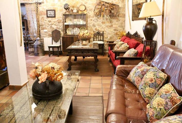 Casa rural para 21 personas, con piscina además de vistas y jardín en Puerto de San Vicente (España)