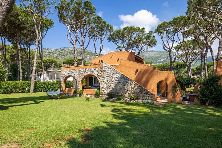 Location de vacances pour 12 personnes, avec jacuzzi et jardin, animaux acceptés à Fondi - 3