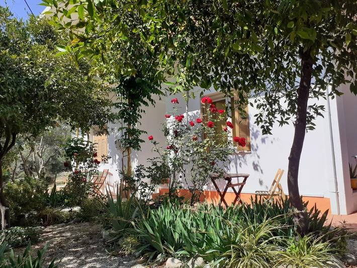 Maison d’hôte pour 2 personnes, avec jardin et vue dans Palaiochora - 2