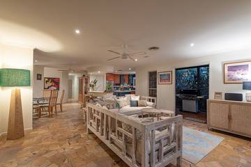 Holiday Home for 14 People in Sunshine Beach, Noosa Shire, Photo 2