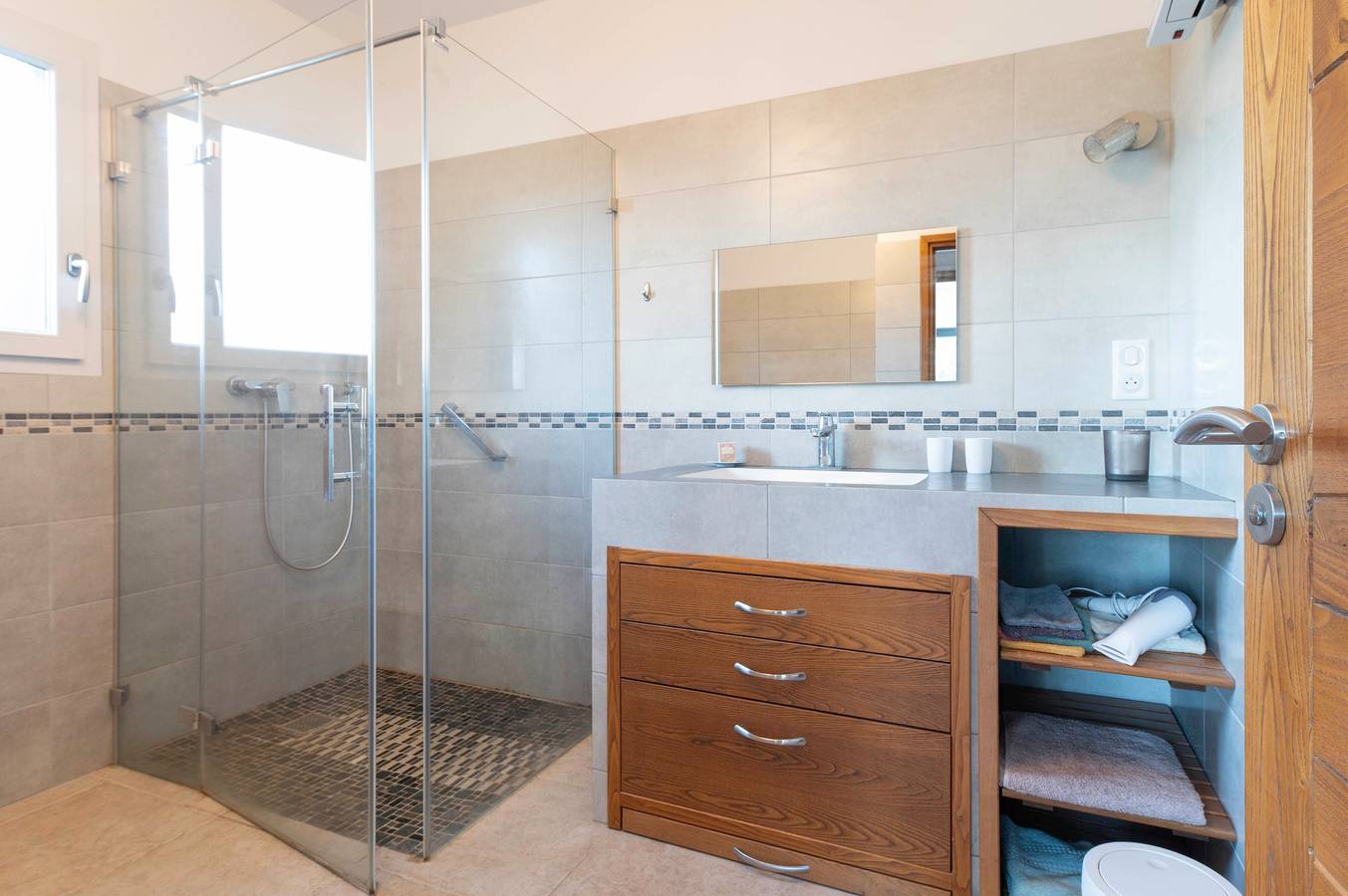 Bed and Breakfast 'Chambre 1' con Vista Montagna, Piscina in Comune e Wi-Fi in Aleria, Corte e dintorni