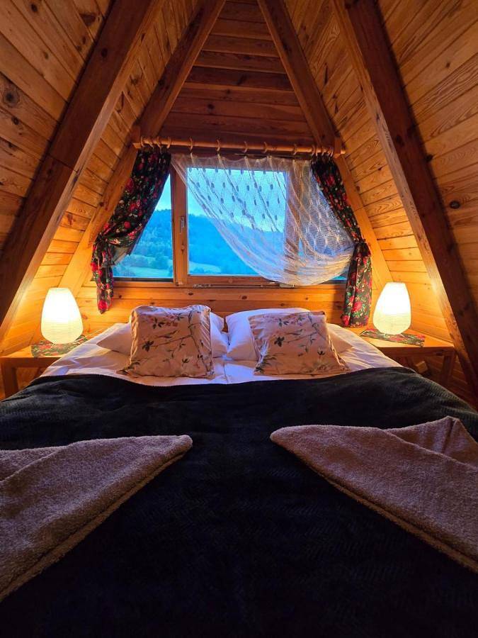 Location de vacances pour 5 personnes, avec balcon et jacuzzi à Pcim