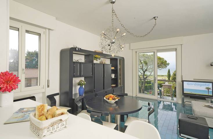 Ferienwohnung für 6 Personen, mit Balkon und Garten sowie Seeblick