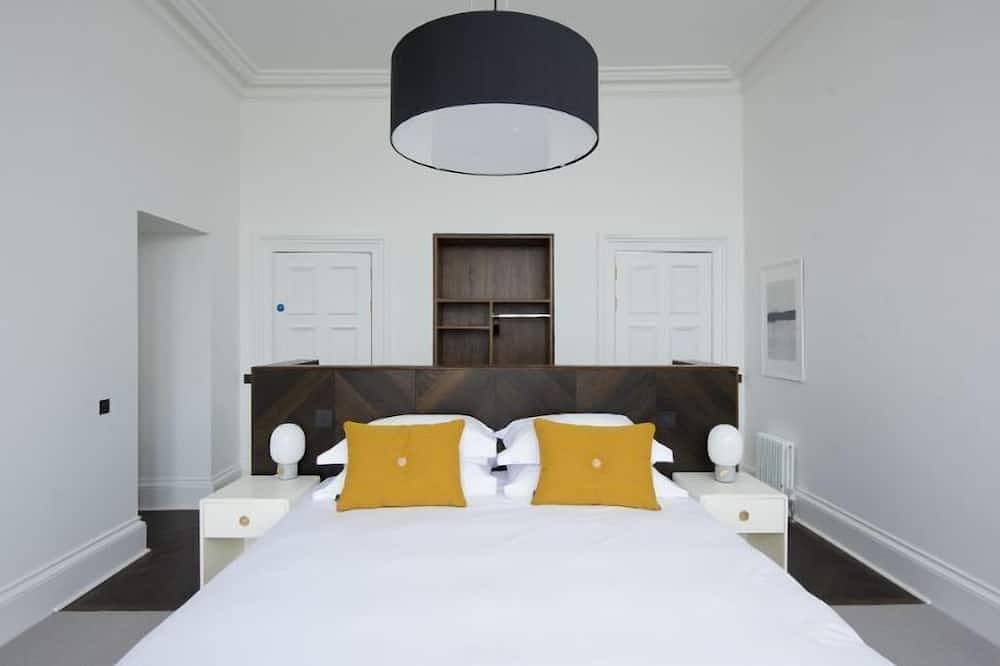 Lews (Superior Bedroom) - a lews castle that sleeps 2 guests in 1 bedroom in Lewis and Harris, Äußere Hebriden