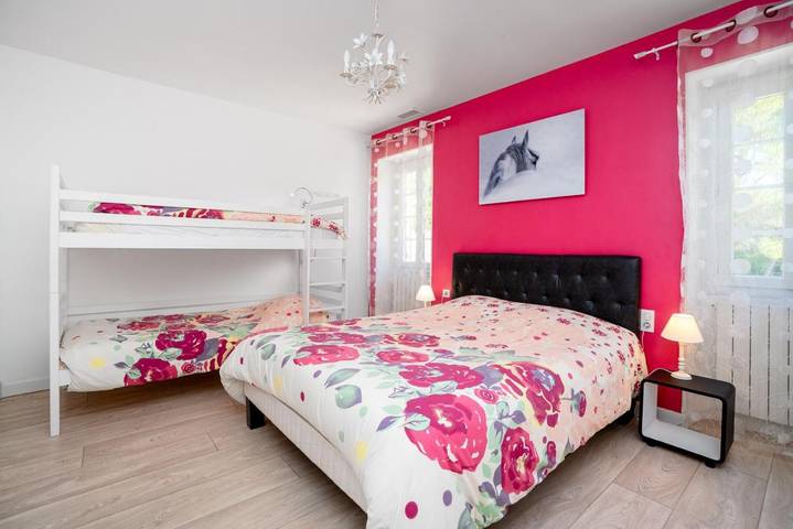 Location de vacances pour 8 personnes, avec jardin et piscine ainsi que sauna et vue à Sommières - 2