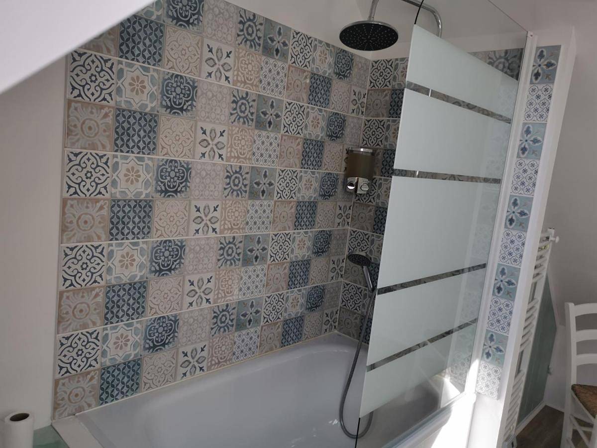 Double Room with Private Bathroom in Ouessant, Région de Brest