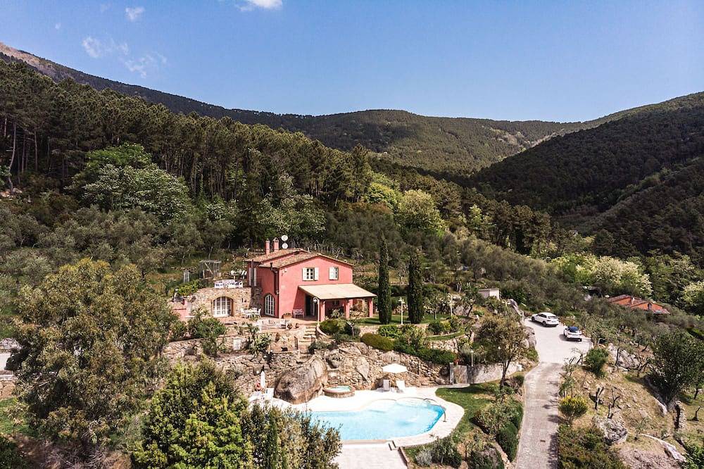 Villa i hjertet av Toscana med privat basseng og panoramautsikt in Buti, Provinsen Pisa