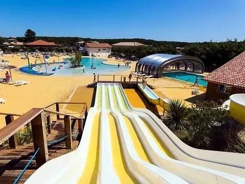 Camping pour 6 personnes, avec terrasse et piscine à Mimizan