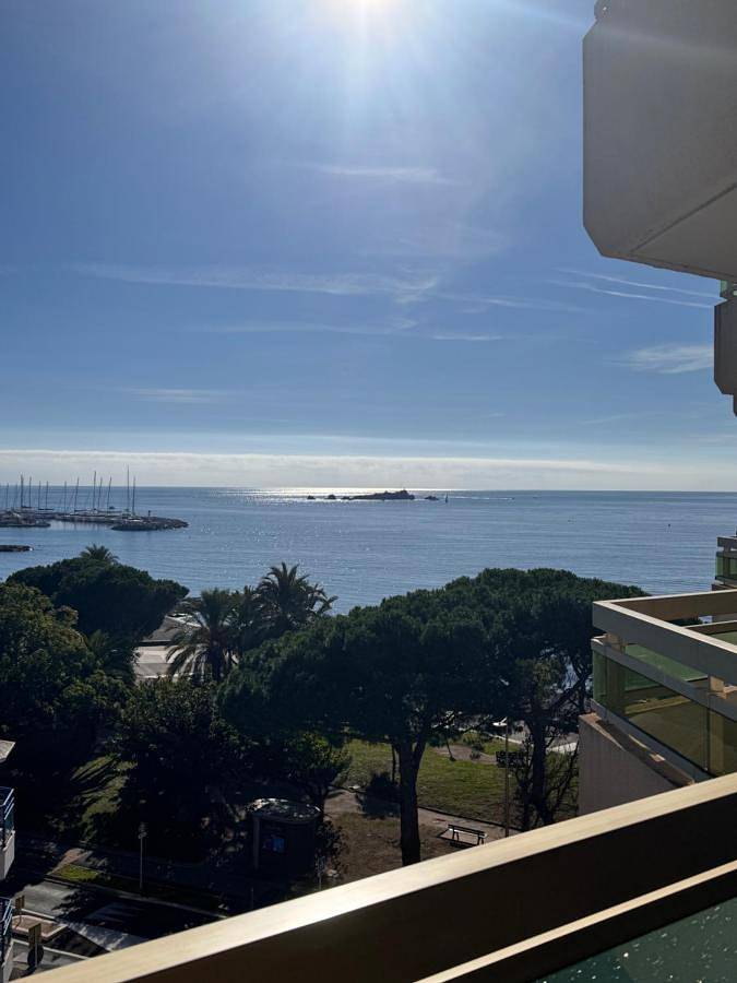 Gîte pour 2 personnes, avec jardin et vue dans Plage Beau Rivage Saint Raphael - 4