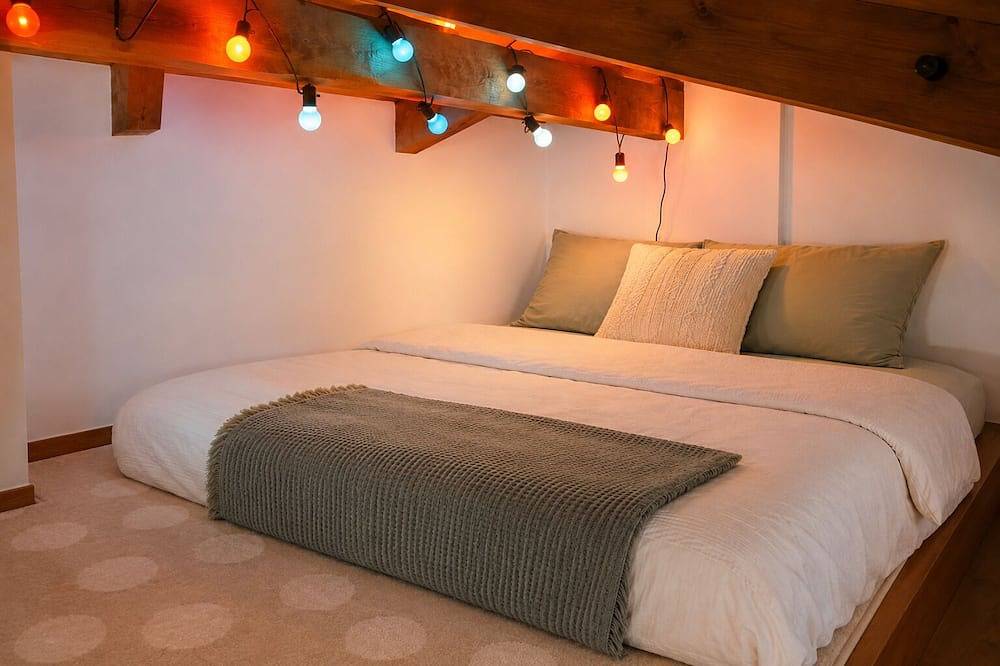 Privat guest room in family villa in nature close to Madrid in Las Rozas de Madrid, Madrid Province