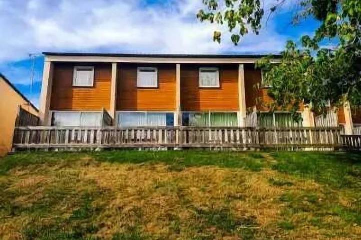 Location de vacances pour 8 personnes, avec terrasse, animaux acceptés à Saint-Plantaire