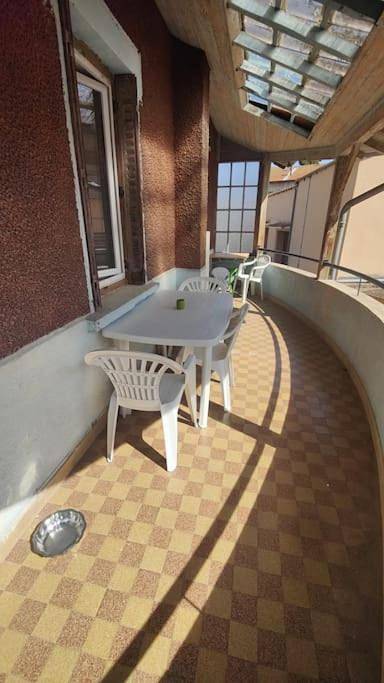 Appartement entier, Logement avec grand balcon dans le Brionnais in Chauffailles, Région de Charolles