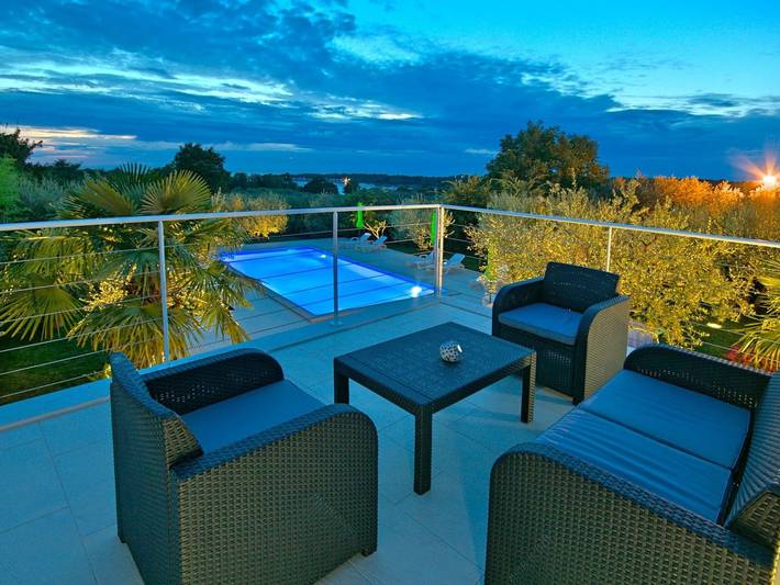 Ferienwohnung für 4 Personen, mit Pool und Terrasse sowie Garten - 1