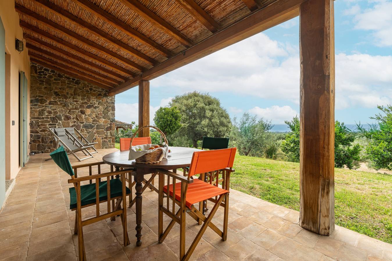 La Tanca Del Conte – Suite Sughera: Unabhängiges Stazzo im Olivenhain mit Meerblick in Muravera, Cagliari Provinz