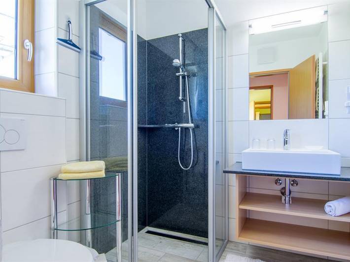 Pension Brandstätterhof - Vierbettzimmer mit Dusche, Wc in Pichl-Preunegg, Schladming-Dachstein
