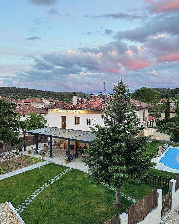 Hotel para 2 personas, con piscina y terraza además de vistas y jardín en Provincia de Burgos - 2