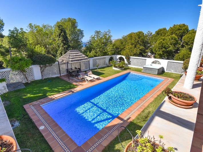 Belle et spacieuse villa avec piscine privée in Los Pinos (Almuñecar), Almuñecar