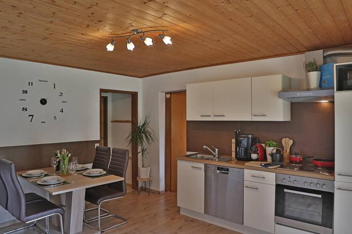 Ferienwohnung für 4 Personen, mit Ausblick und Terrasse, kinderfreundlich im Stubaital - 3