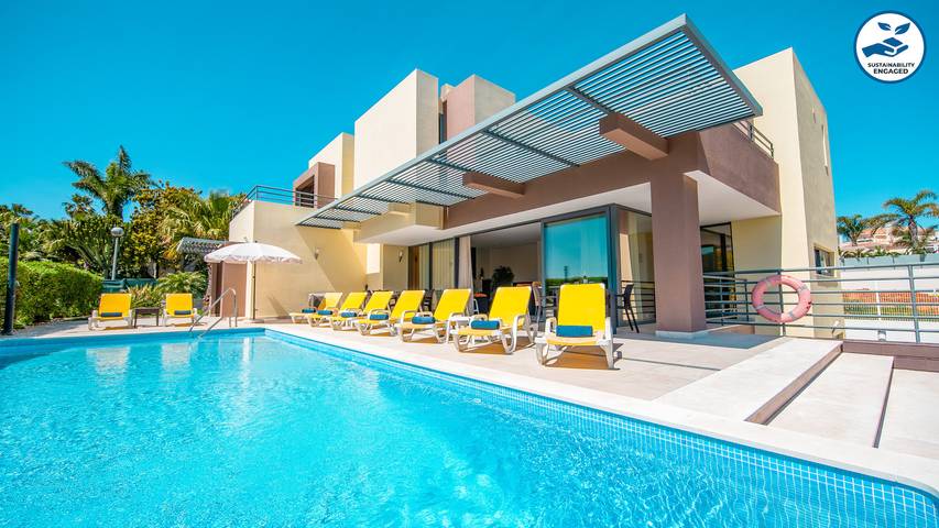 Villa voor 16 personen, met terras en tuin in Armação de Pera