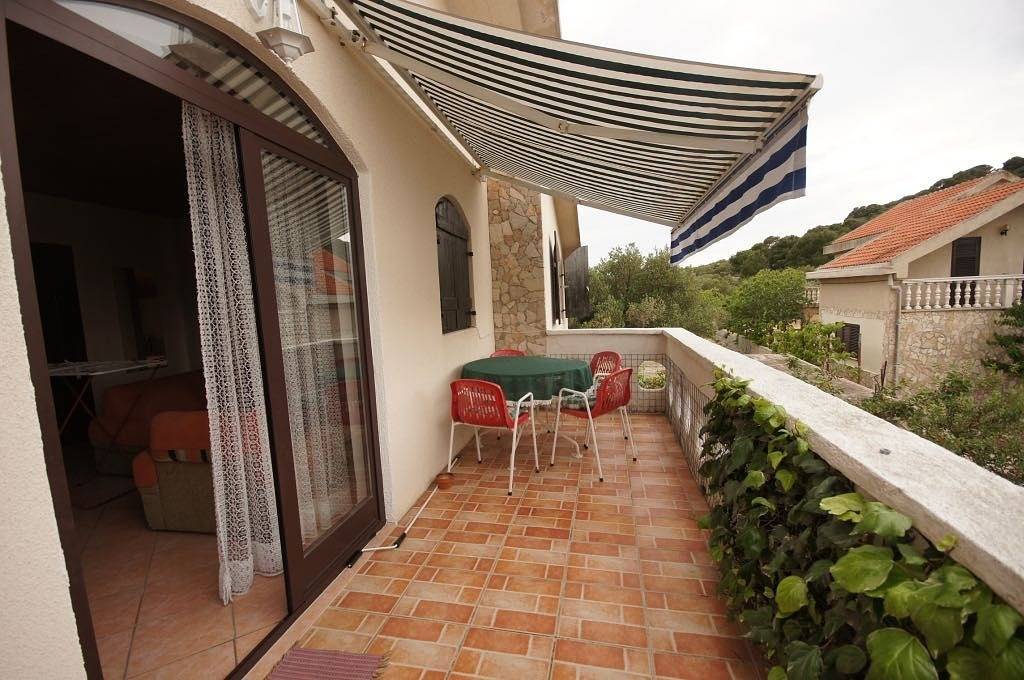 Ganze Wohnung, Ferienwohnung in Murter mit Meerblick, Terrasse, Klimaanlage, W-Lan (125-2) in Općina Murter-Kornati, Murter