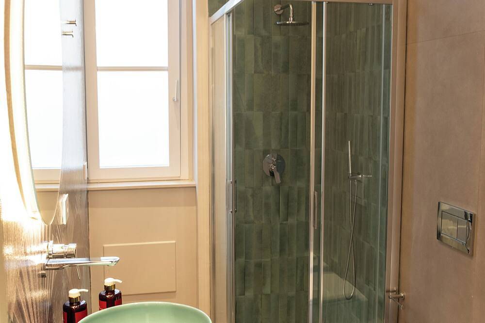 Beautiful finely furnished apartment in the heart of the city of Catania in Catania, Provincia de Catania