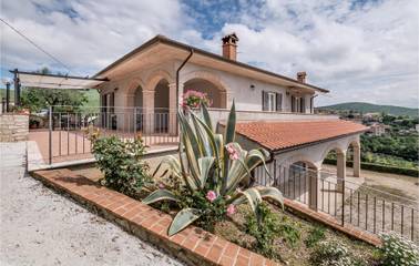 Ferienhaus für 8 Personen, mit Terrasse in Umbrien
