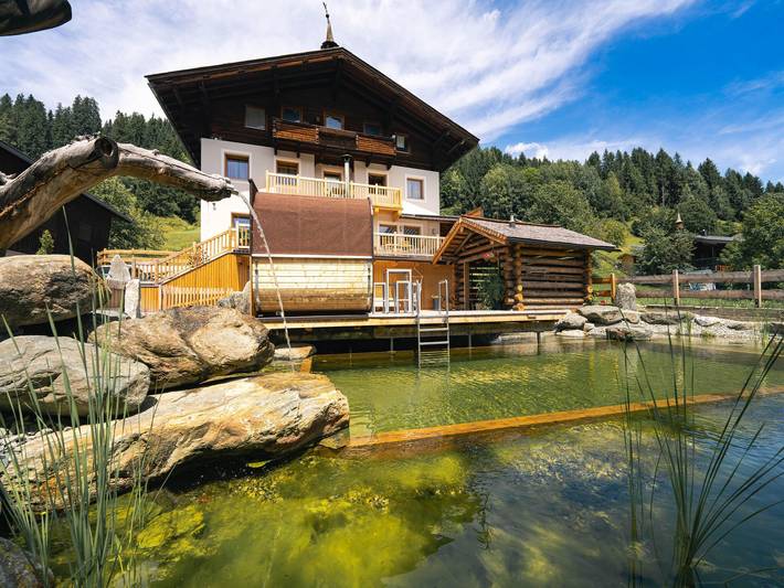 Vakantiehuis voor 20 personen, with Terras and Tuin as well as Zwembad and Sauna in Bramberg am Wildkogel