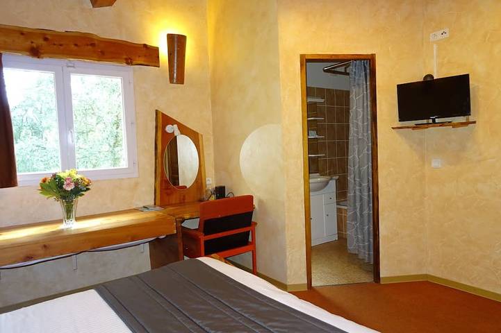 Maison d’hôte pour 3 personnes, avec jardin ainsi que piscine et jacuzzi à Roquebrune-sur-Argens - 4