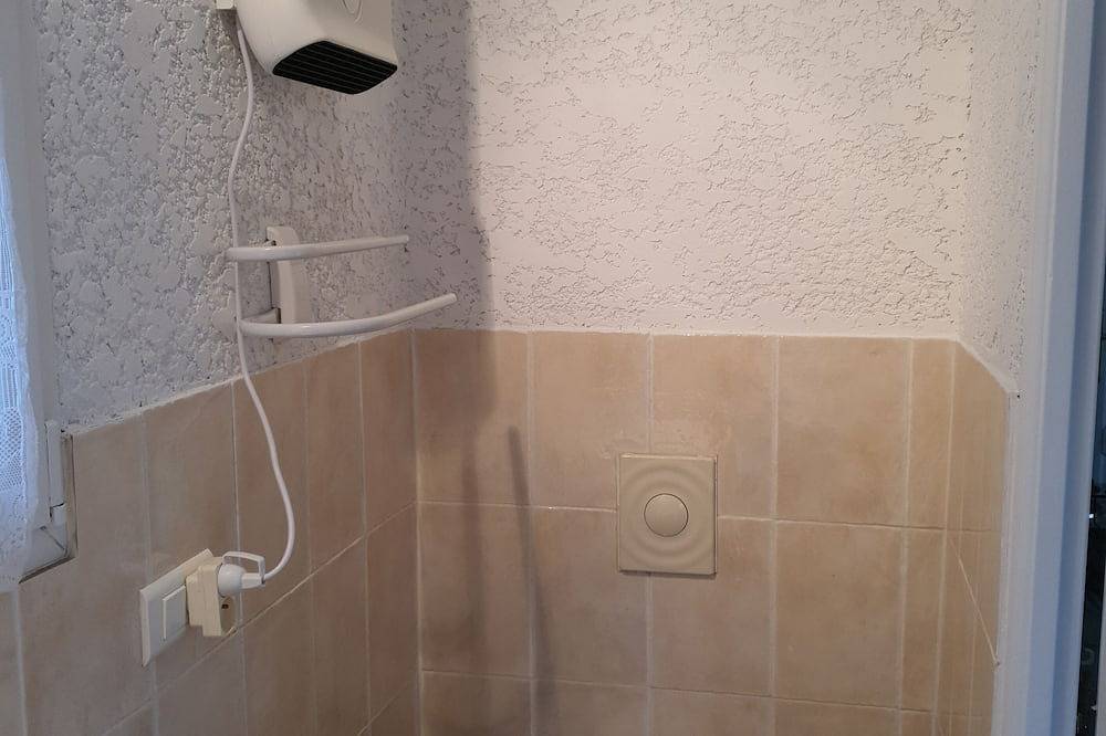 Apartamento entero, No, available in Aubais, Region de Nimes