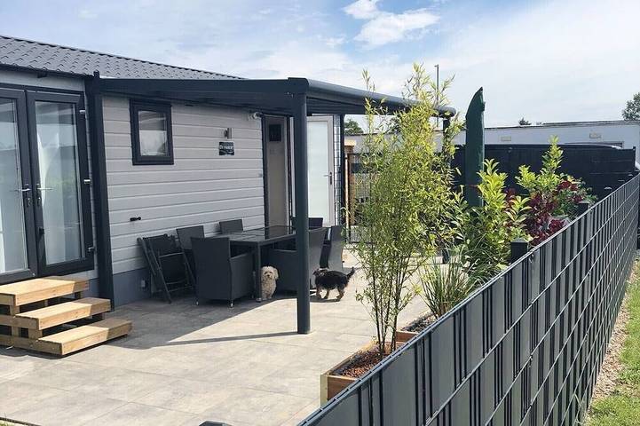 Chalet für 4 Personen, mit Garten und Terrasse, mit Haustier in Serooskerke