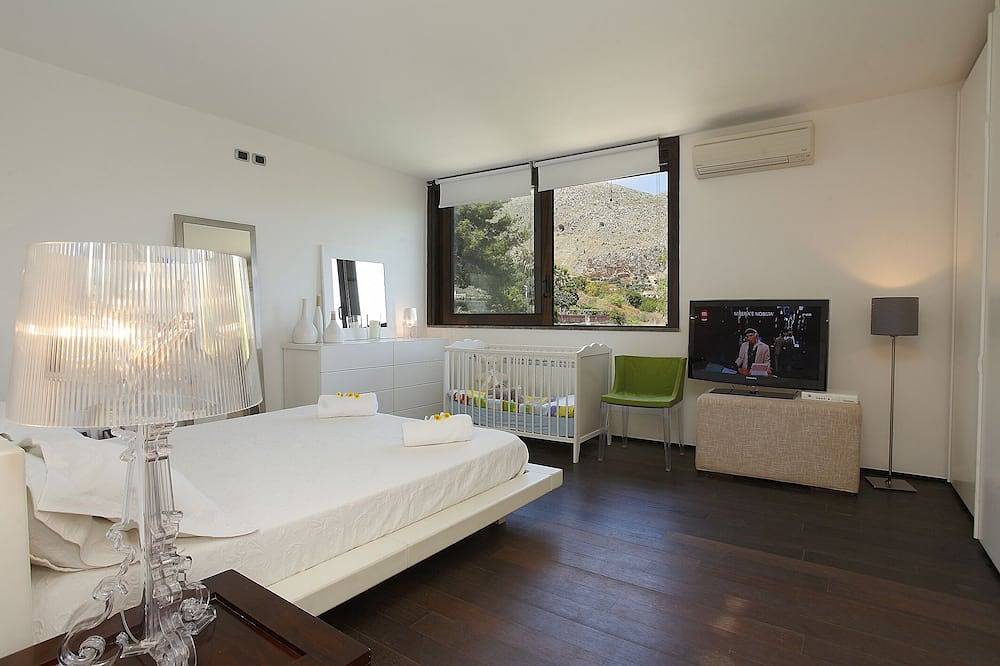 Moderna villa cúbica en Mondello in Palermo, Provincia de Palermo