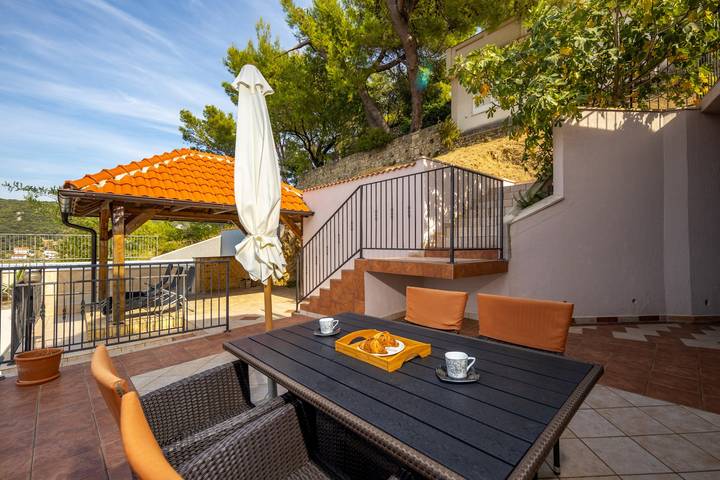 Ferienwohnung für 4 Personen, mit Balkon und Pool in Supetarska Draga - 3