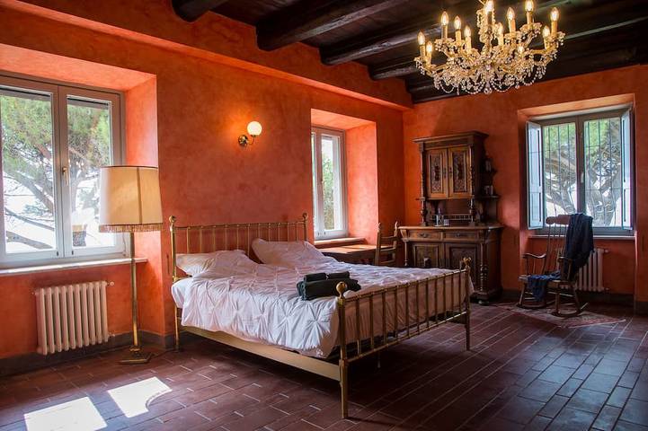 Heritage mountain top Villa near Rome w/Private Pool and panoramic views in Poli, Provincia di Roma