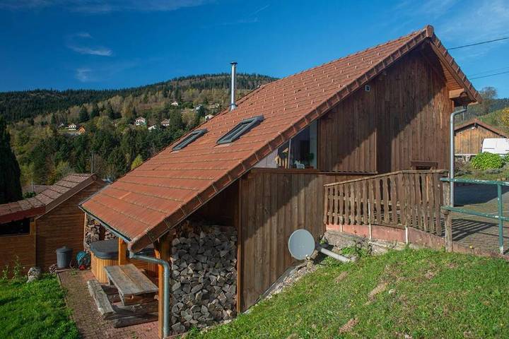 Chalet pour 5 personnes, avec balcon ainsi que jacuzzi et jardin à Ventron - 4
