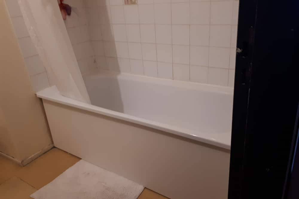 Entire apartment, Un Grand Jolie T1 Sans vis a vis Très Lumineux, Agréable au Centre Ville in Évry-Courcouronnes, Essonne